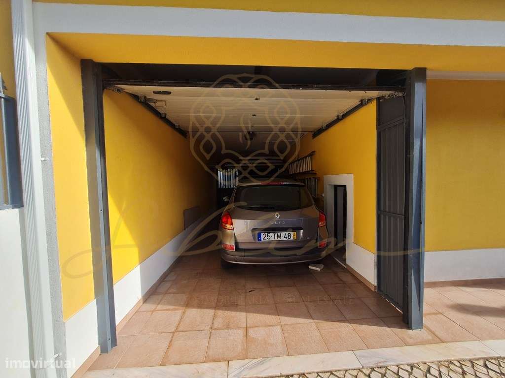 Moradia com 4 Assoalhadas com Garagem - Grande imagem: 2/30