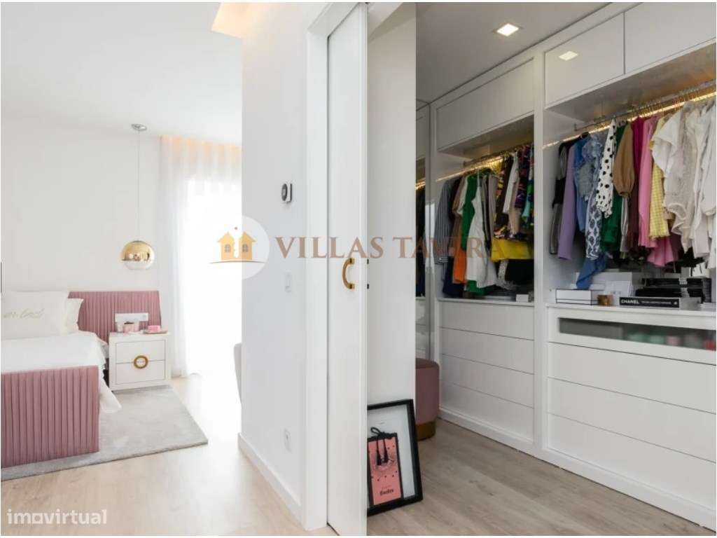 Moradia T3 de Luxo com Piscina, Vista Mar e Acabamentos Premium-47