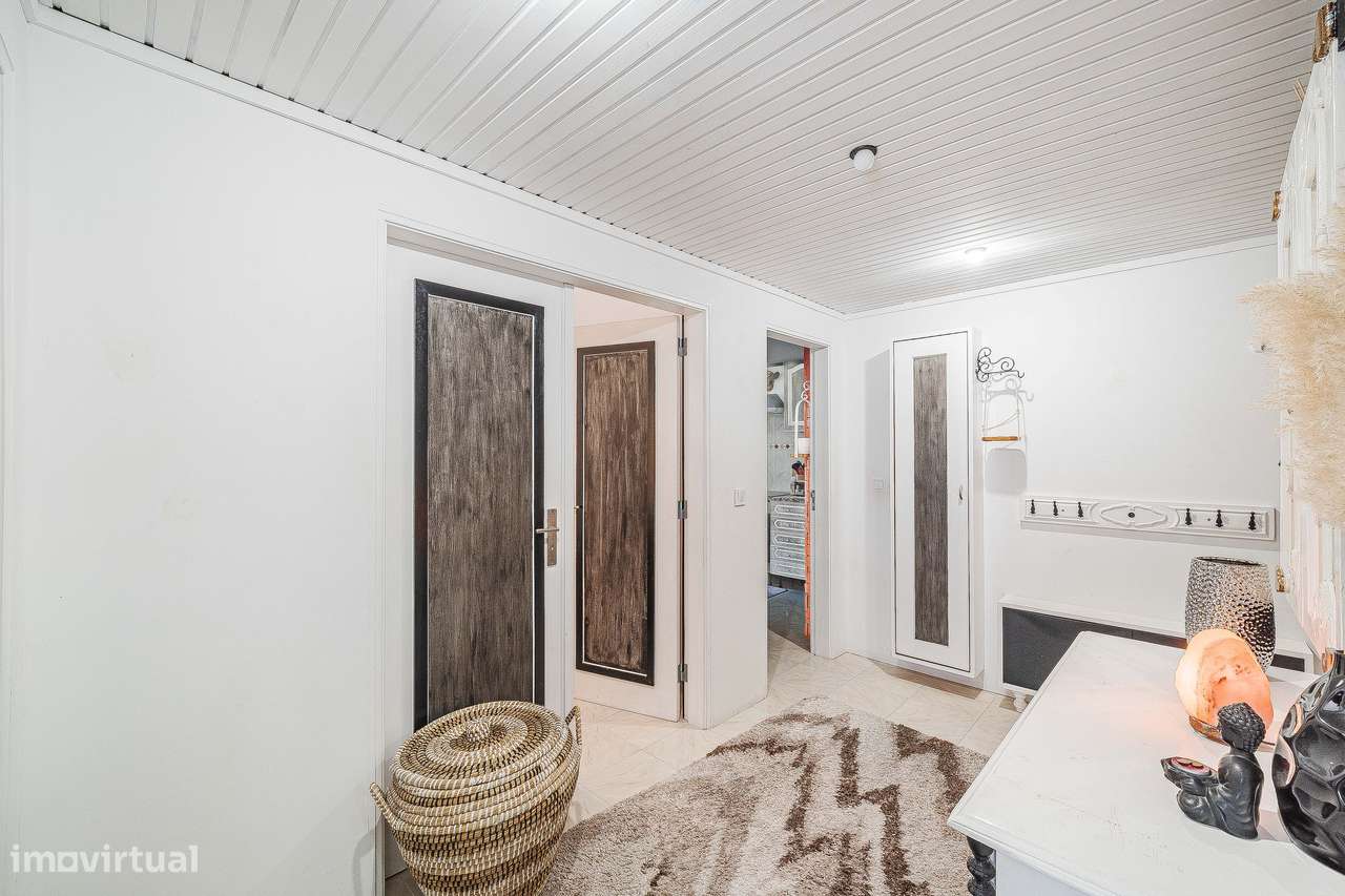 Apartamento T2 Remodelado | Tapada das Mercês-25