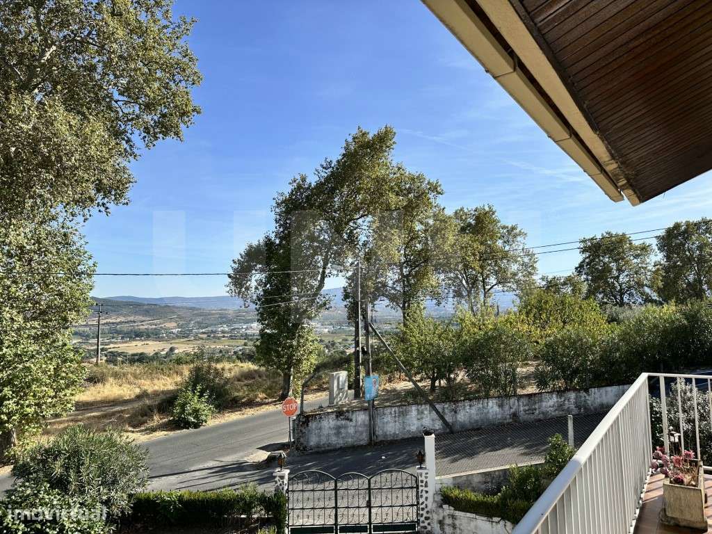 Moradia T3 com logradouro e anexo - Bairro do Espertim, Covilhã-32