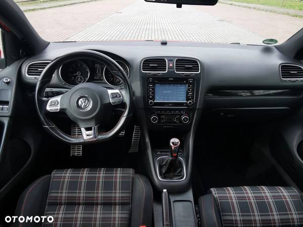 Volkswagen Golf 2.0 GTI - 11