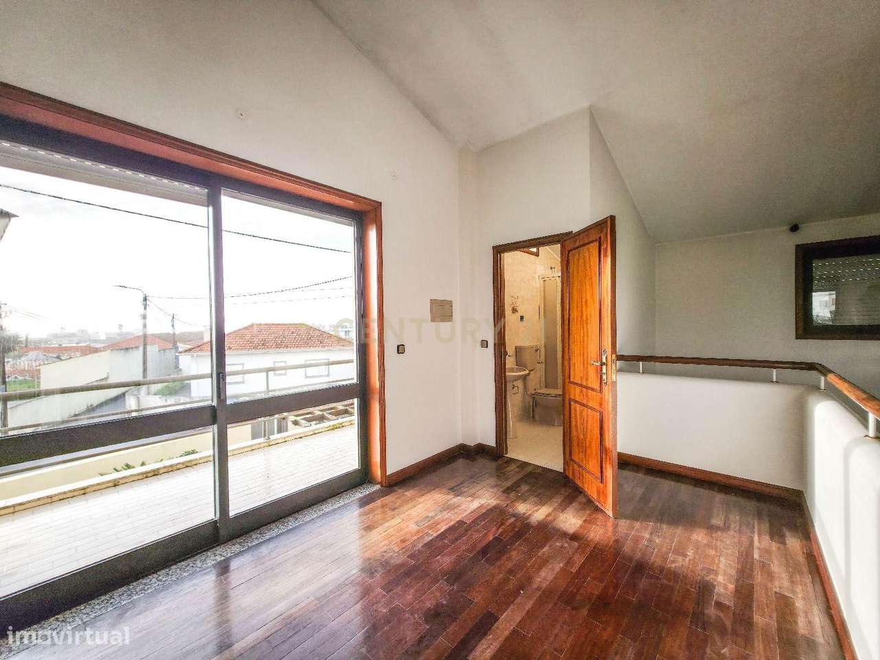 Moradia em Arcozelo — Elegância, Espaço e Proximidade ao Mar-30