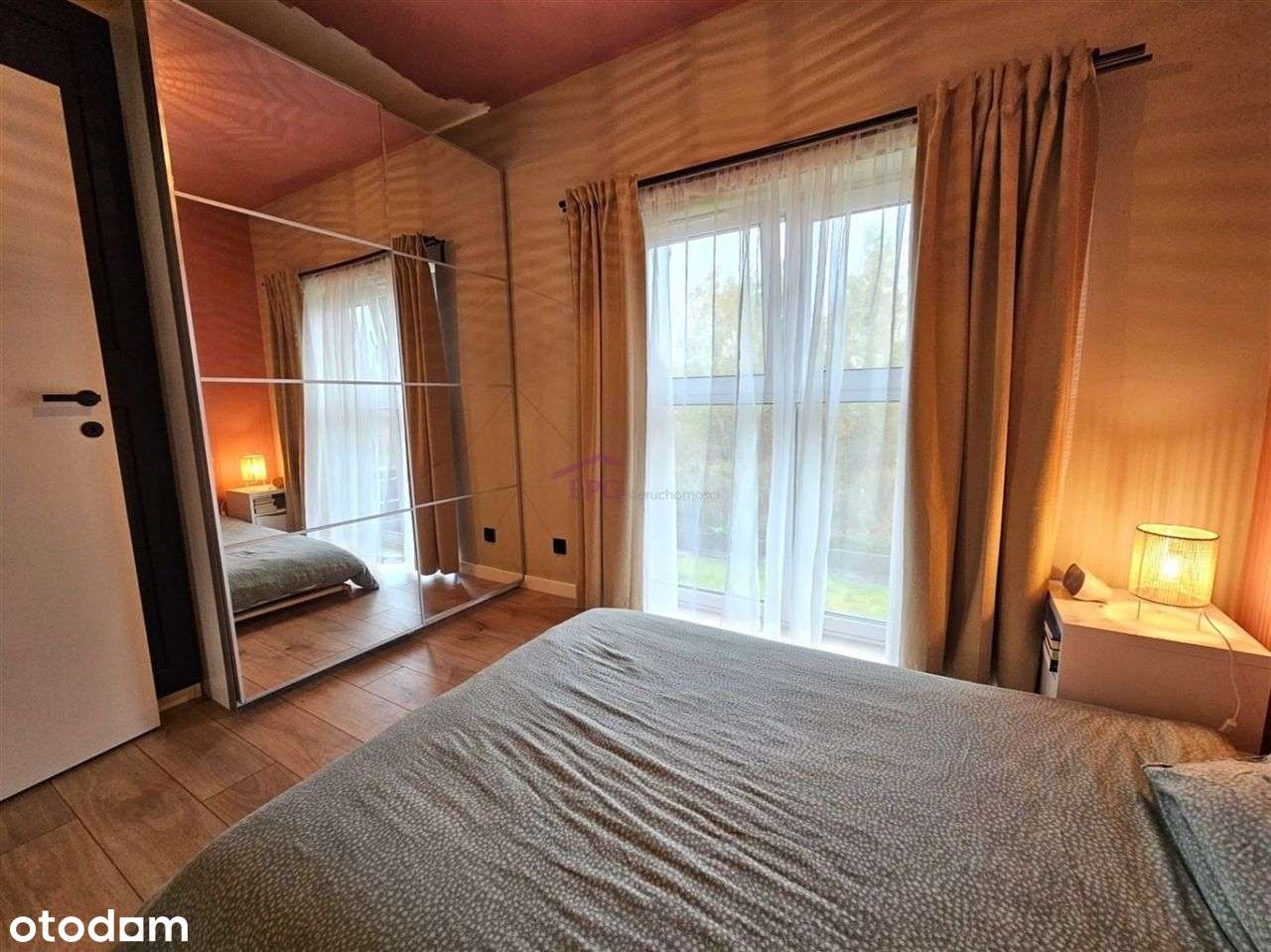 Dom na zamkniętym osiedlu – wyposażenie w cenie!-10