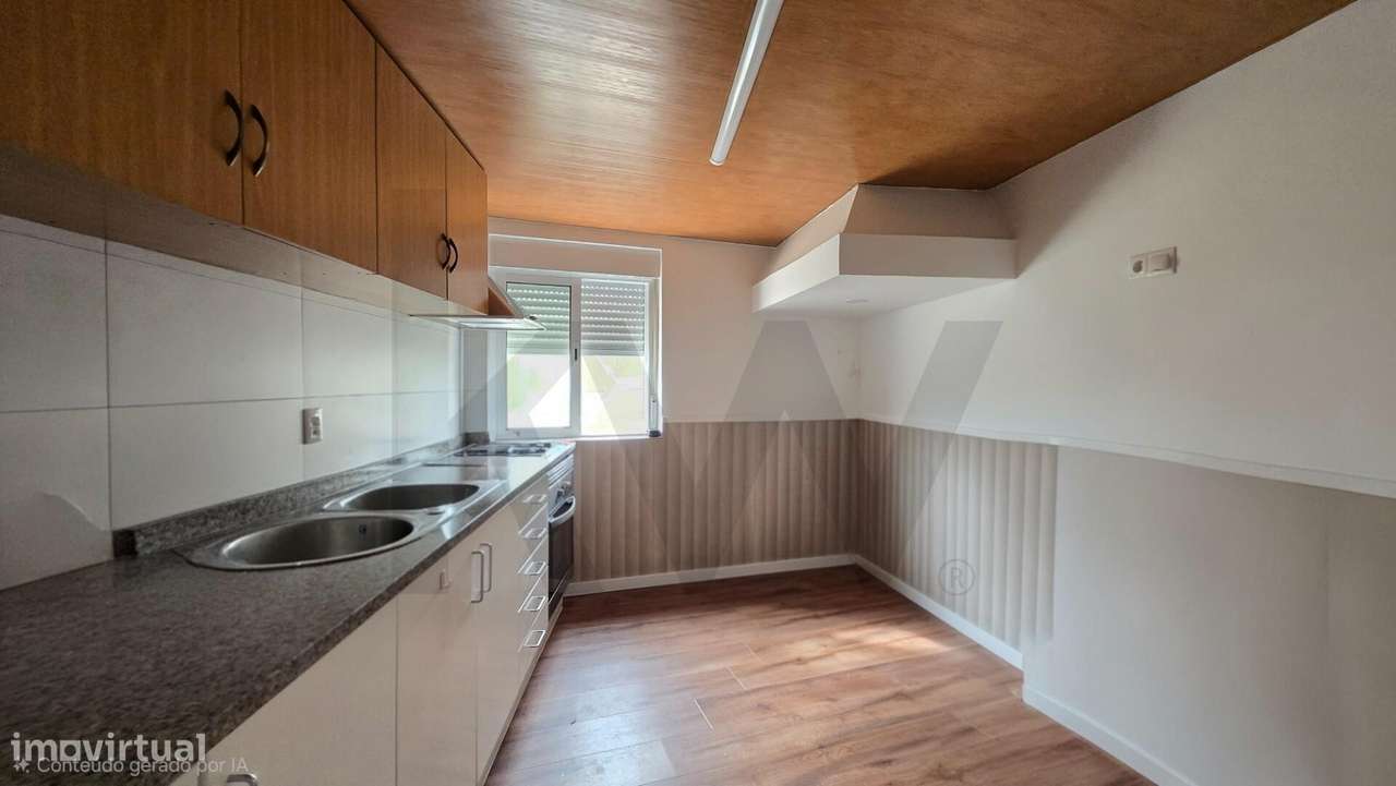 Moradia Gandaresa em  Rio Tinto ouca vagos com terreno e floresta-4