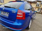 Skoda Octavia Combi 2.0 TDI CR DPF DSG RS - 17