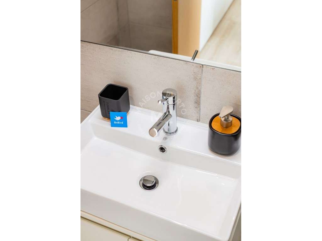 Apartamento T1 com Varanda Totalmente Equipado e Mobilado no Bonfim...-10