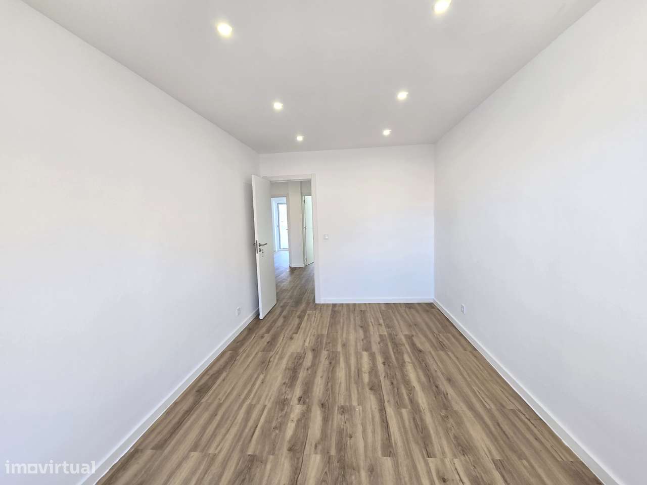 Apartamento T3 Totalmente Remodelado – Cacém-9