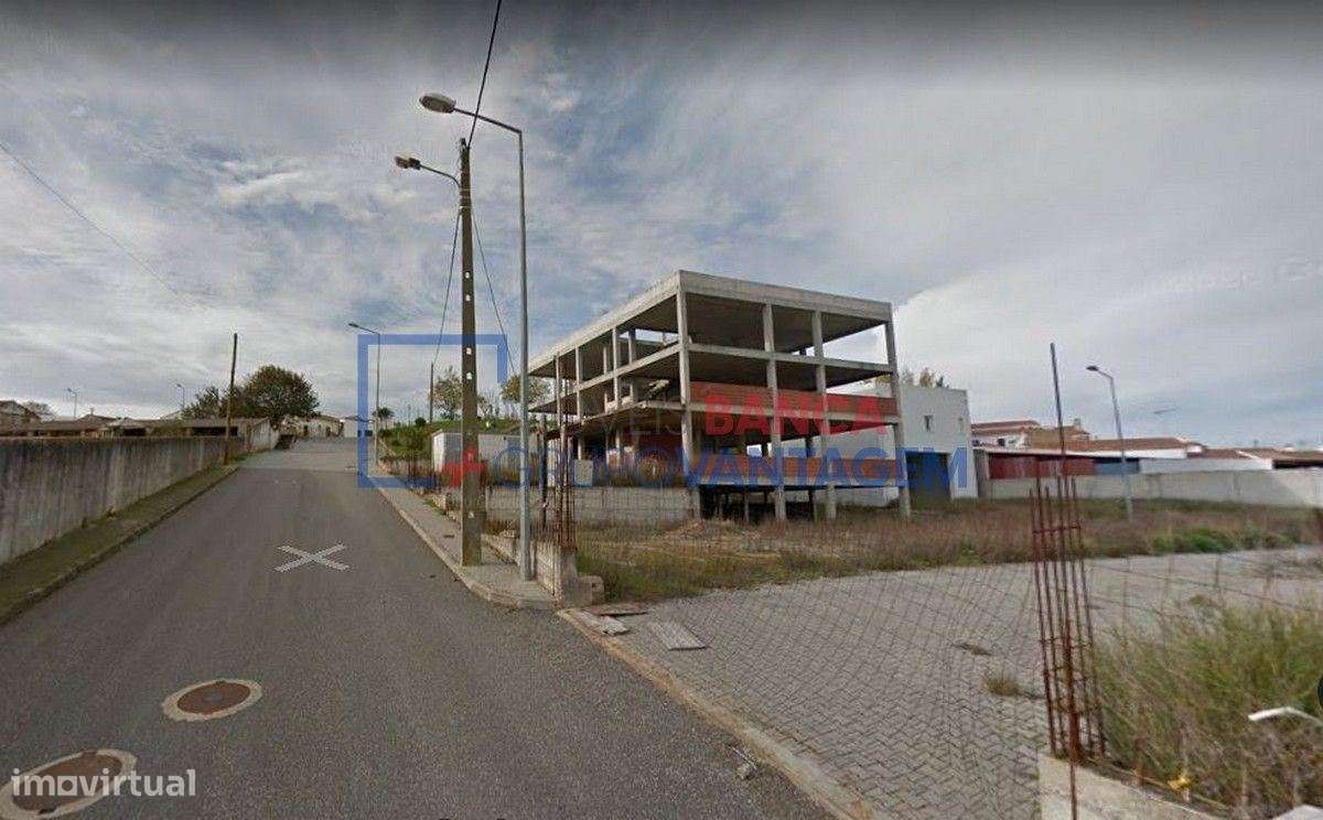 Lote de terreno urbano com 670m2, destinado a comércio e com constr... - Grande imagem: 5/9