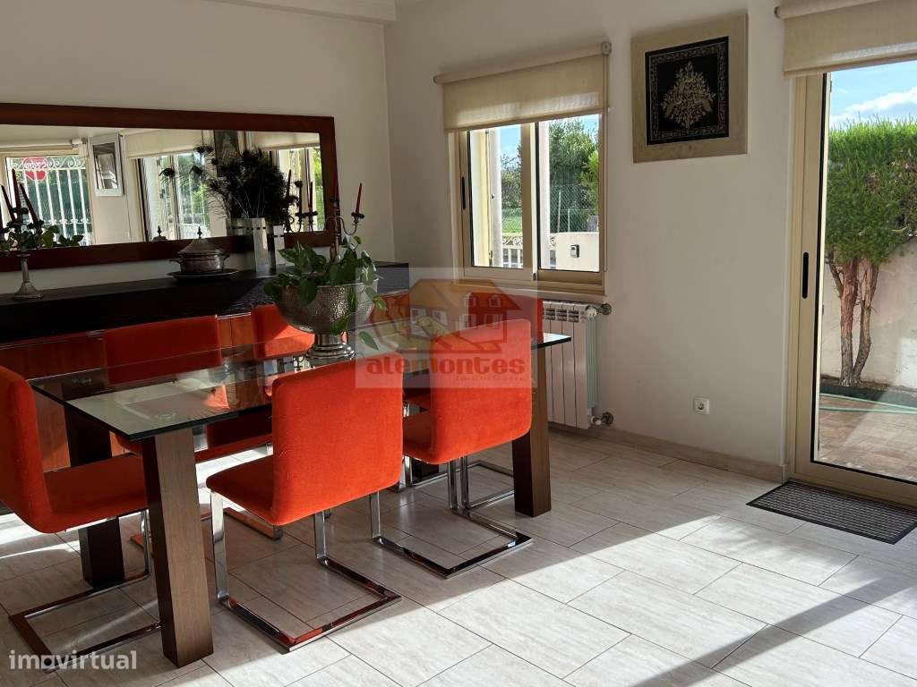 Excelente moradia com quintal em Grândola-2