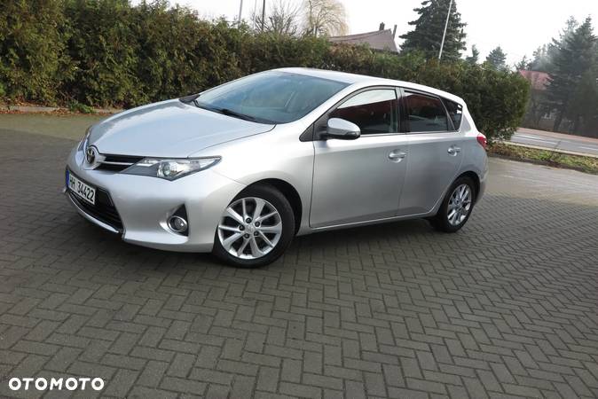 Toyota Auris 2.0 D-4D Executive - 3