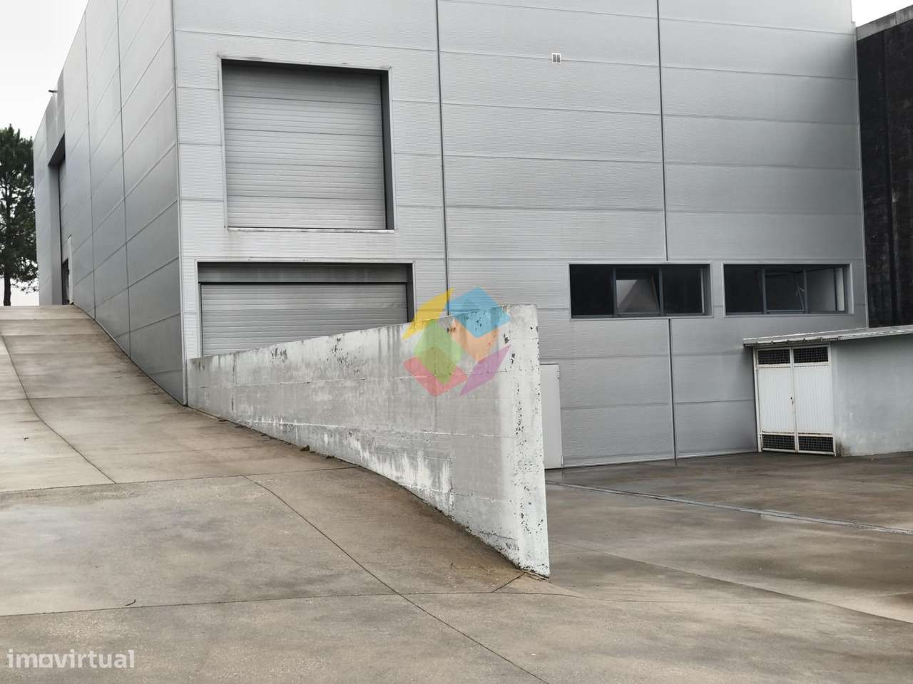 Pavilhão Empresarial Pronto a Utilizar – Fiães!-6