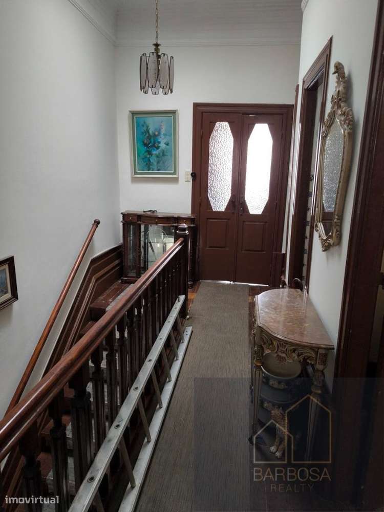 Moradia ANTAS - Av. F. Magalhaes - possivel prédio R/Ch+5! Zona ARU!-10