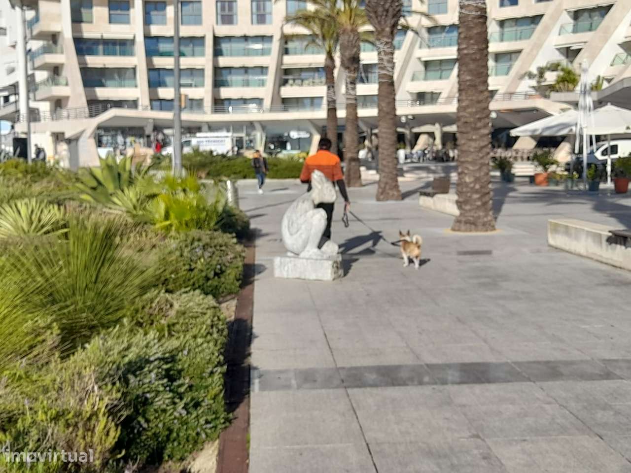 Espaço Comercial na conhecida Praça da Califórnia, em Sesimbra-11