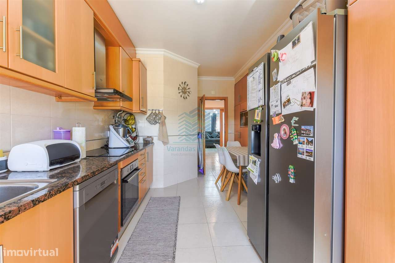 Apartamento T3 com Garagem e Arrecadação em Torres Novas-7