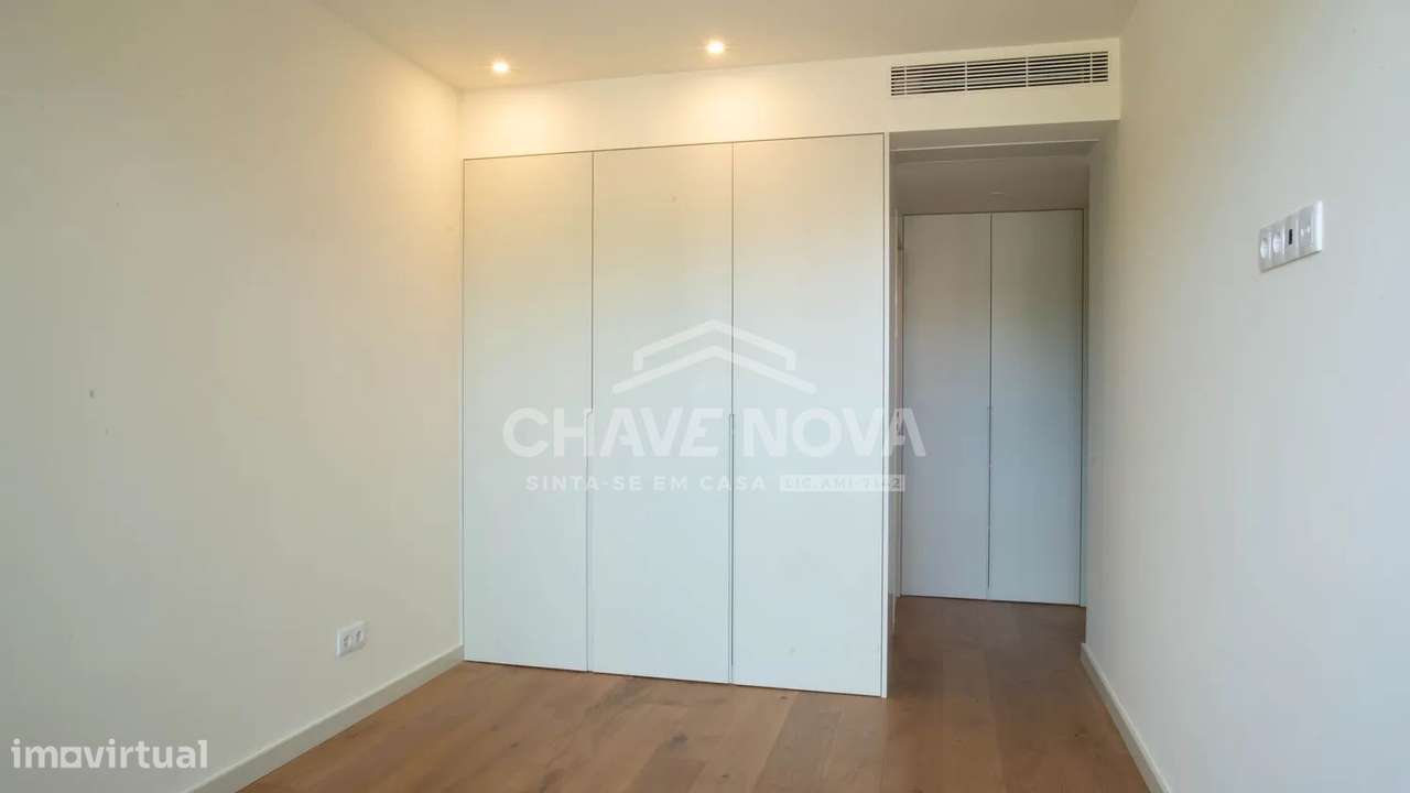 T2 c/ Garagem e Piscina em Oliveira do Douro-31