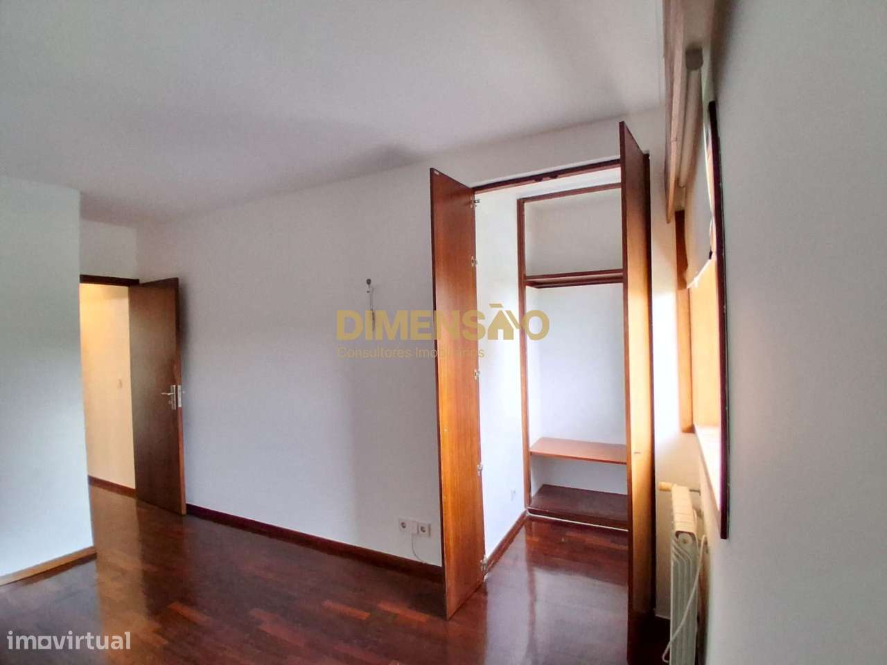 T1 renovado com duas frentes e garagem | Vermoim, Maia Ref DCI153A-12