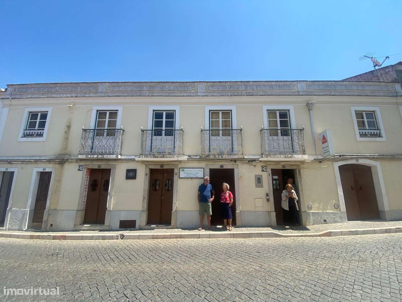 Prédio à Venda – Comércio e Habitação T4 no Centro de Santiago do Esco - Grande imagem: 5/38