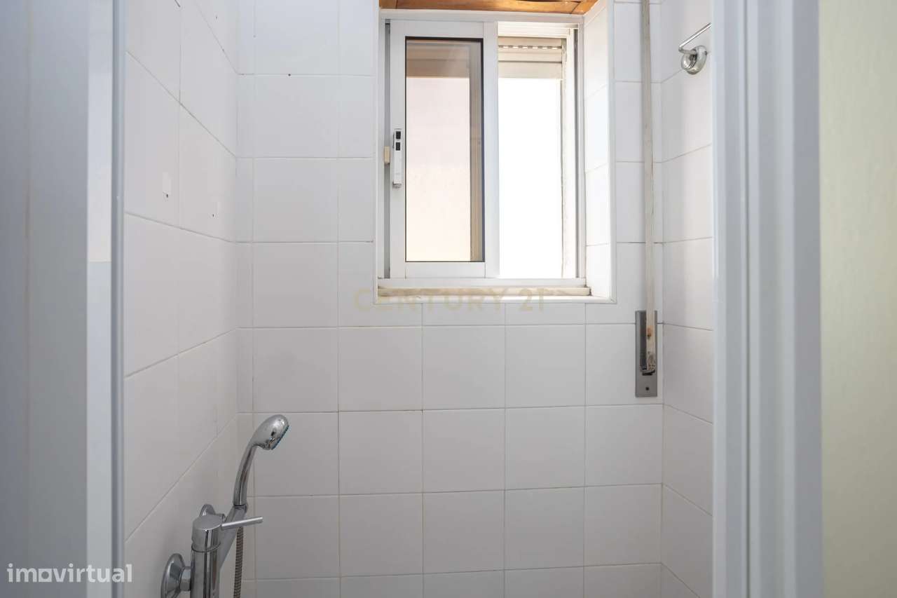 Apartamento T3 em Almada com Excelente Localização-39