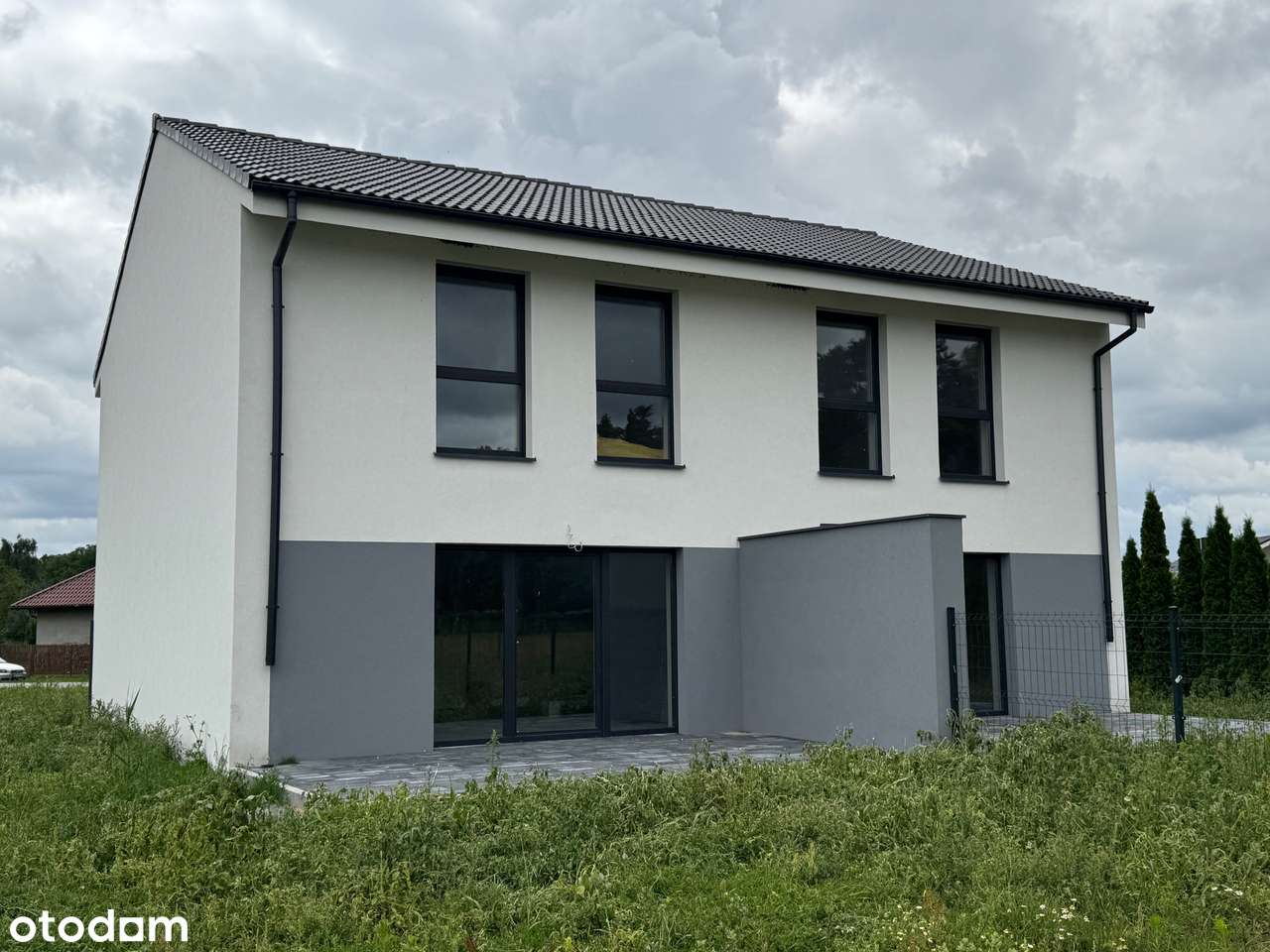 Nowoczesny Dom w zabudowie dwulokalowej-1
