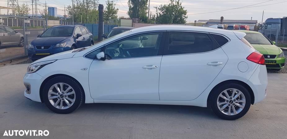 Kia Ceed - 8