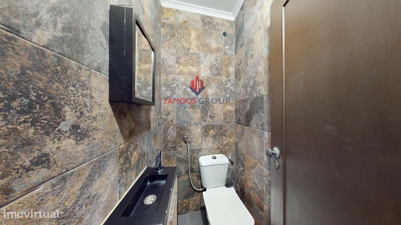 Apartamento T2 Duplex - Lagoa na Rua General Humberto Delgado-11