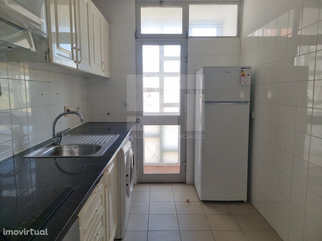 Apartamento T2 em Rua Avelar Brotero , Santo António de C...