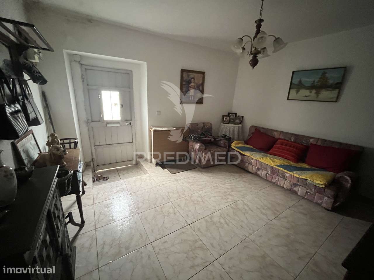 Moradia T2+1 com amplo quintal e poço em Alfundão.-0
