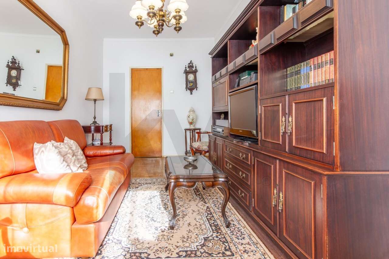 Apartamento T3 com 2 varandas junto ao Terminal dos Barcos do Barreiro-9