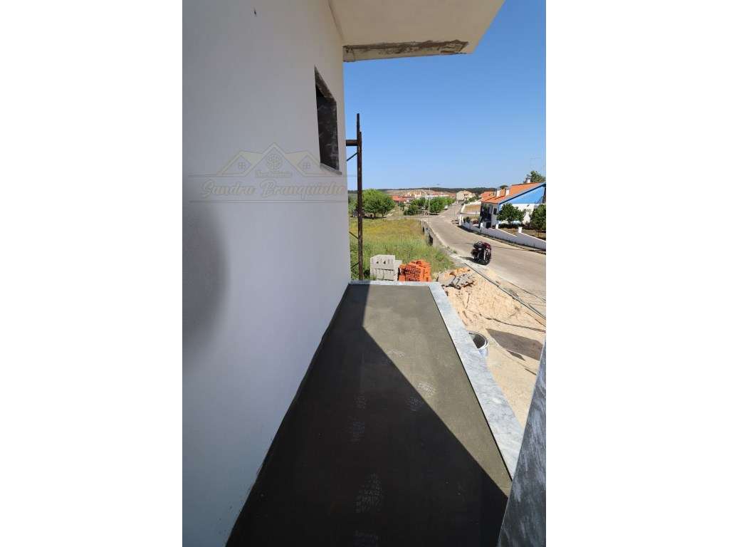 Moradia T3 NOVA estilo CONTEMPORÂNEO-30
