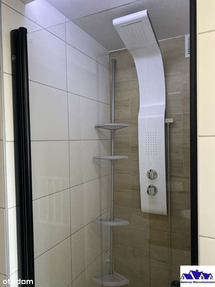 Duży dom wolnostojący wydzielone dwa mieszkania-14