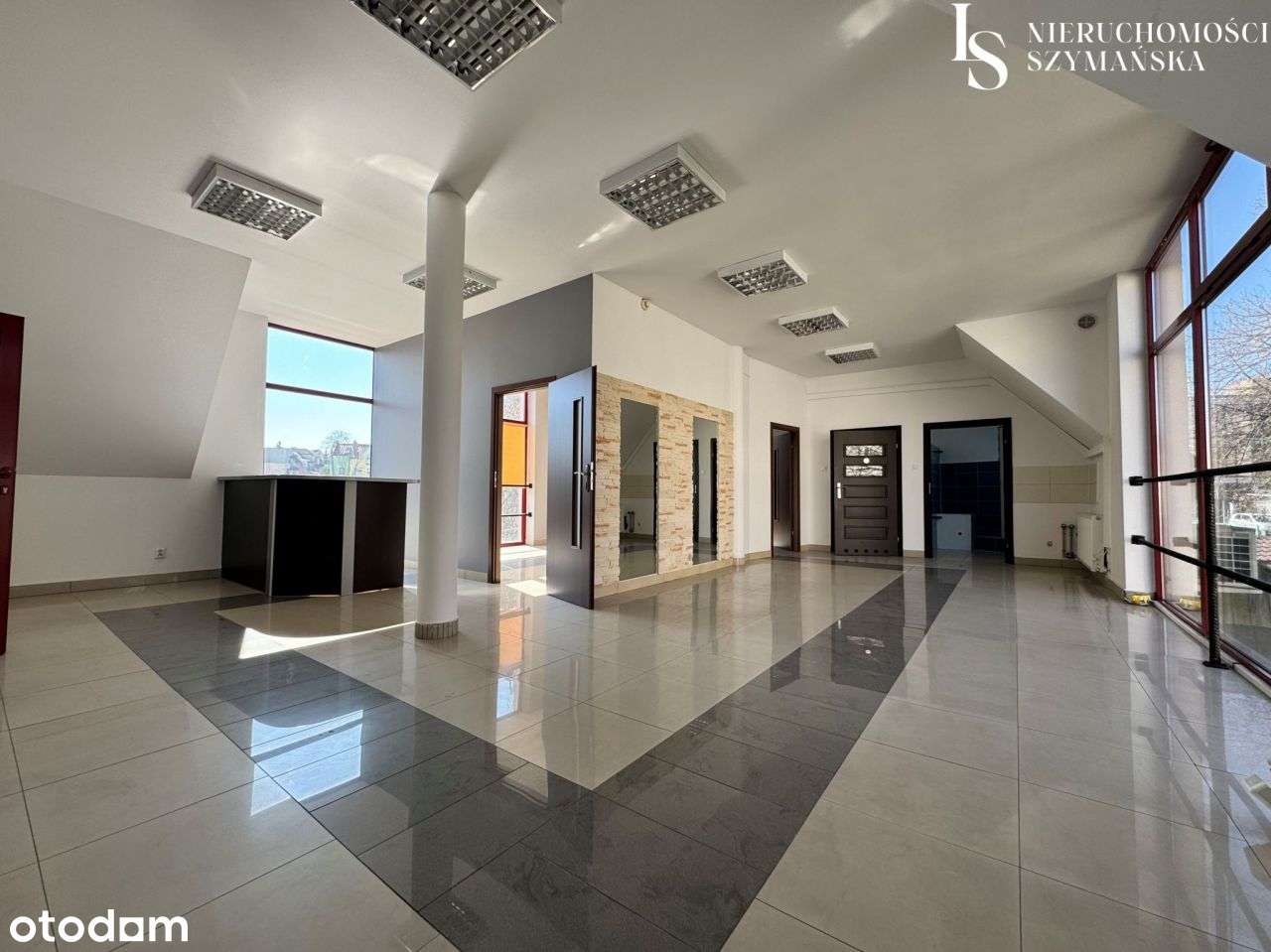 Nieruchomość komercyjna w doskonałej lokalizacji w-12