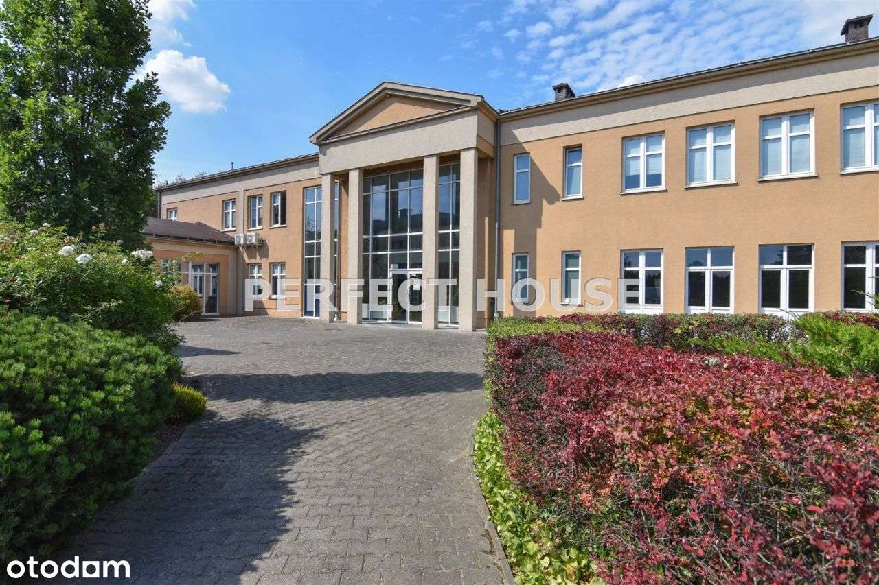 Dobrze Skomunikowany Obiekt Biurowo Magazynowy-12