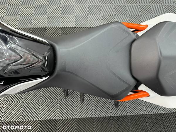 KTM Duke - 21