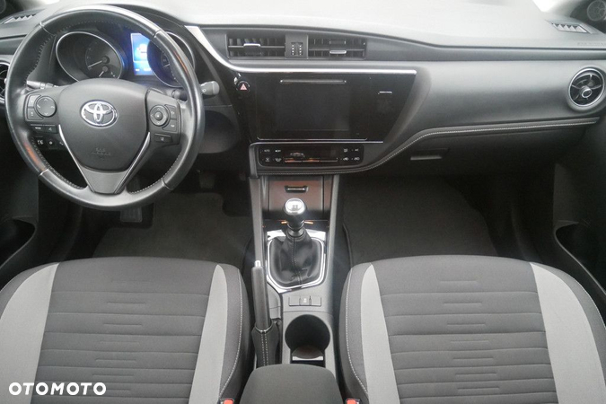 Toyota Auris 1.6 Premium - 8