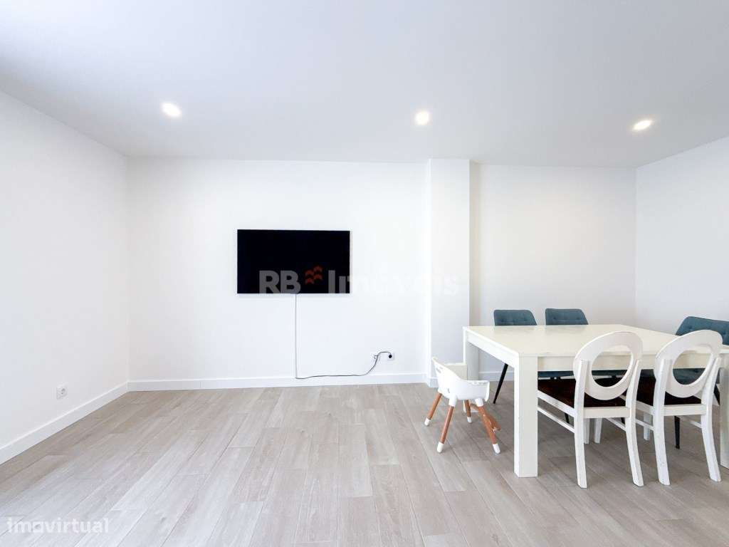 Apartamento T3 Semi-Novo, c/ Garagem - em Constância-9