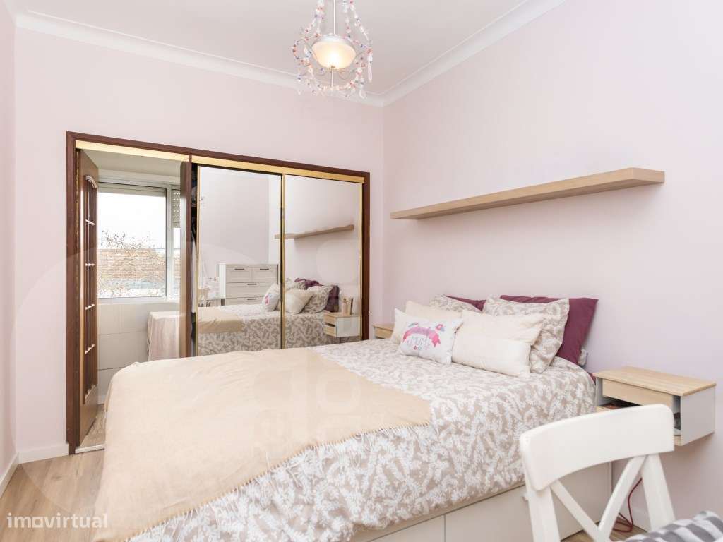 T2 Remodelado em Corroios | Vista Desafogada | A 2 Min da Estação F...-9