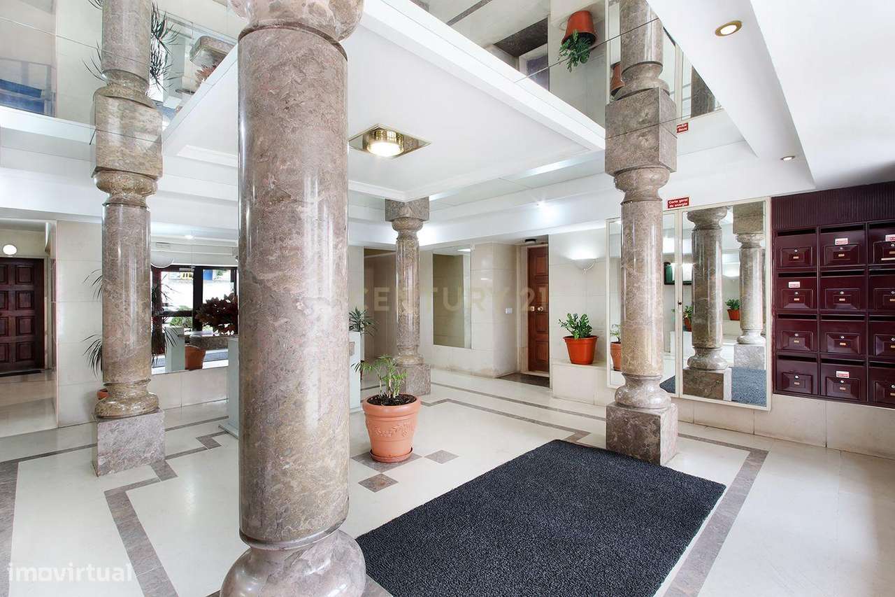 Sintra - Tapada Mercês, apartamento T3 espaçoso com duas varandas e ex - Grande imagem: 2/23