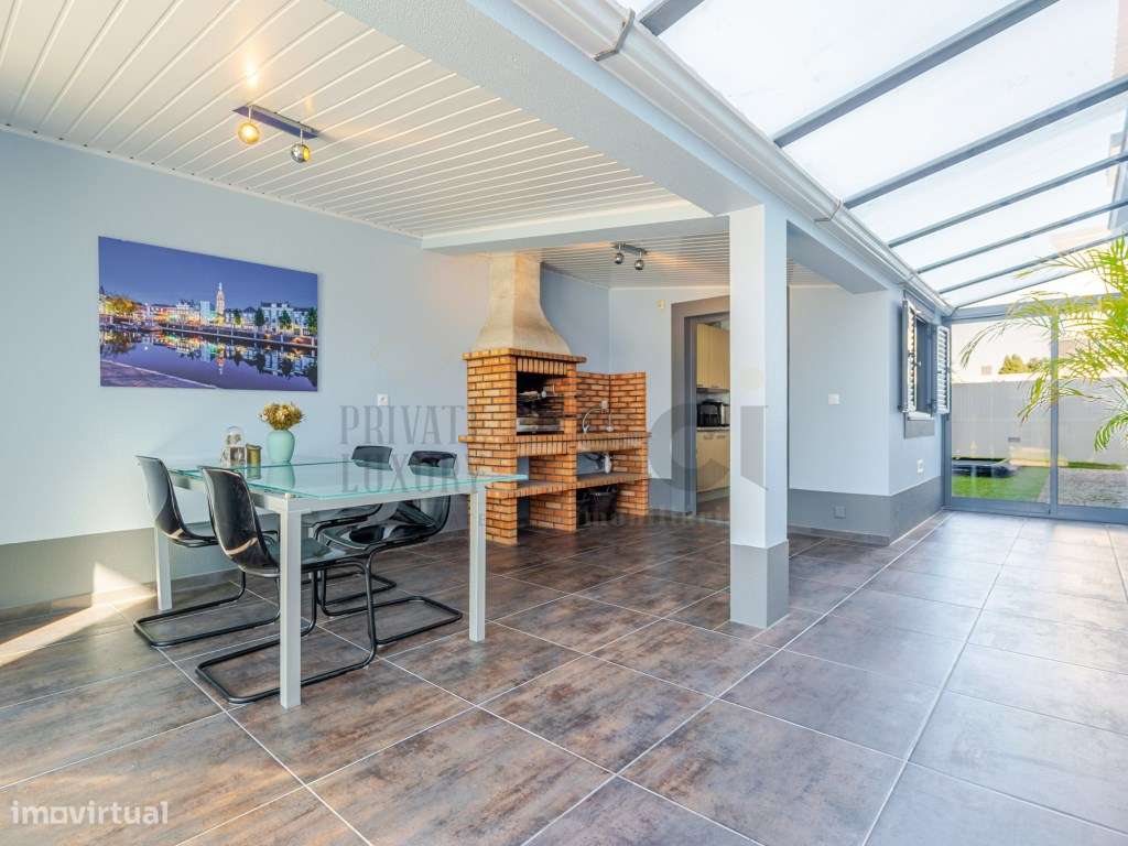 Moradia Independente T4 com piscina em Azeitão| Lote 857m2-56