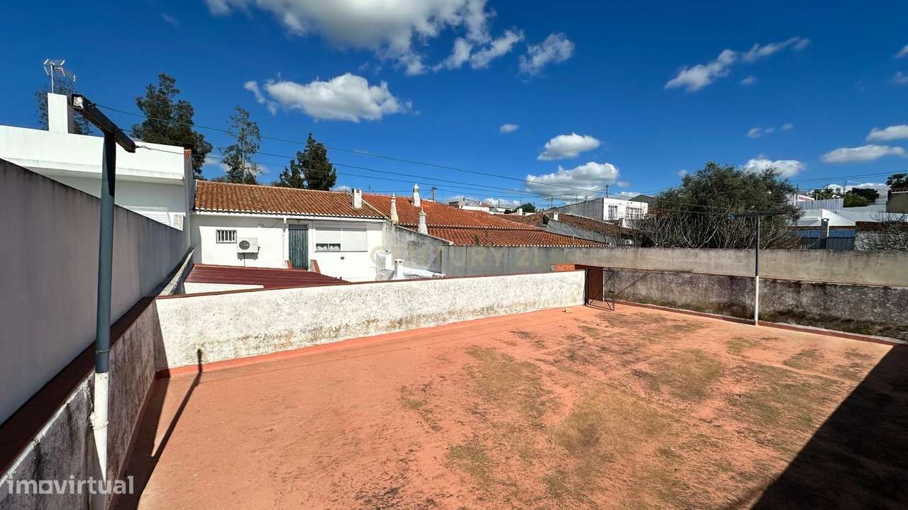 MORADIA T3 BERINGEL COM QUINTAL, TERRAÇO E GARAGEM-12