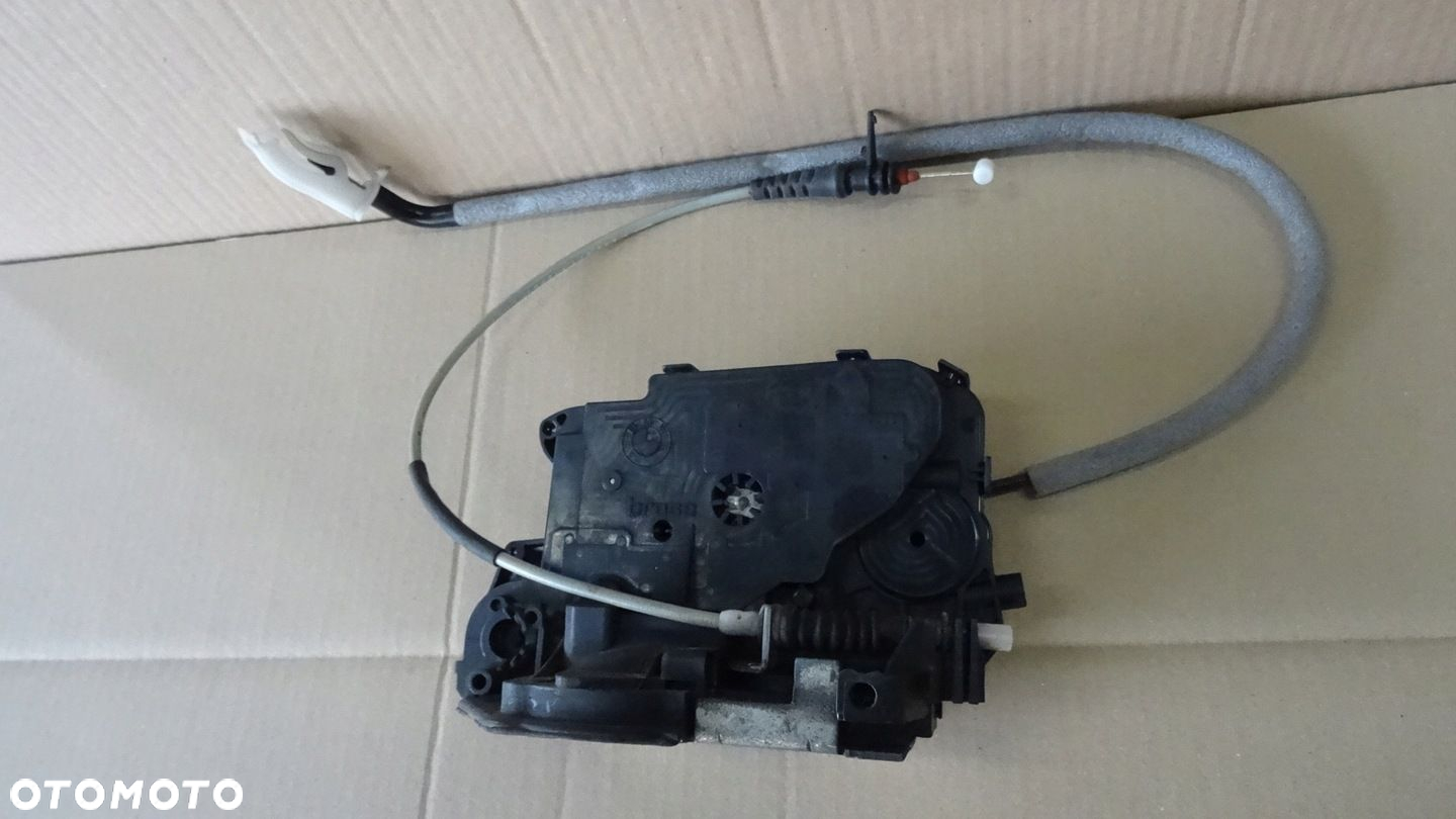 BMW E90 ZAMEK DRZWI PRAWY PRZÓD 7 PIN 7059974 - 2