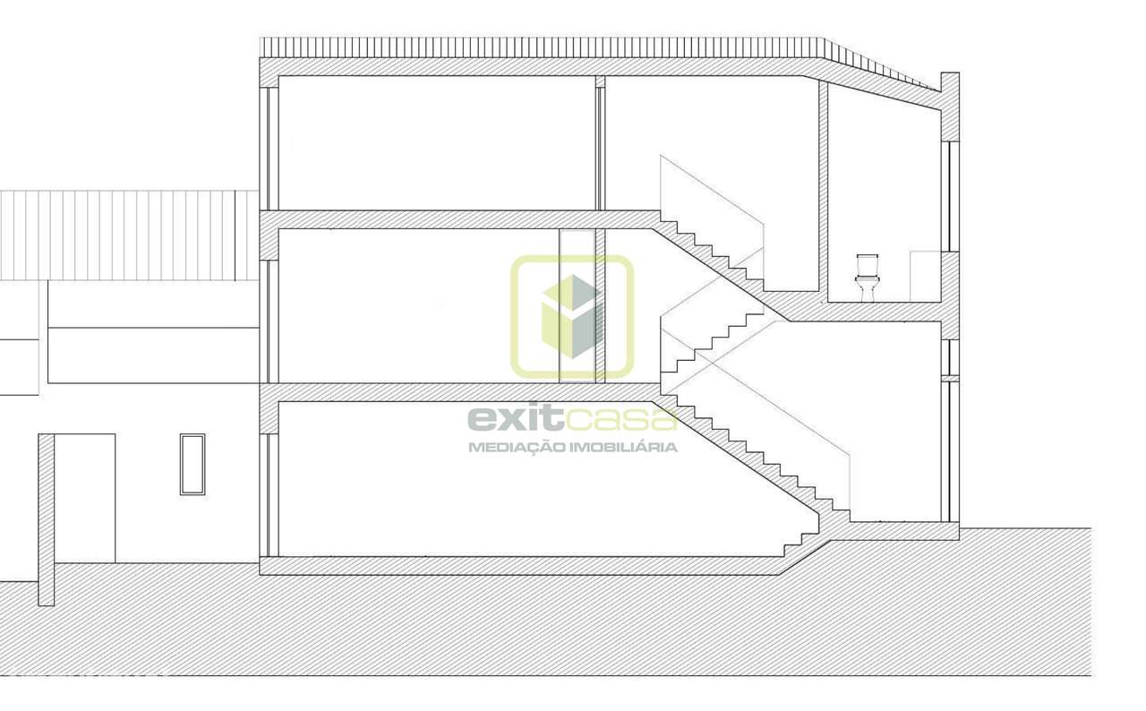 Moradia com Terraço e Logradouro - Grande imagem: 4/13