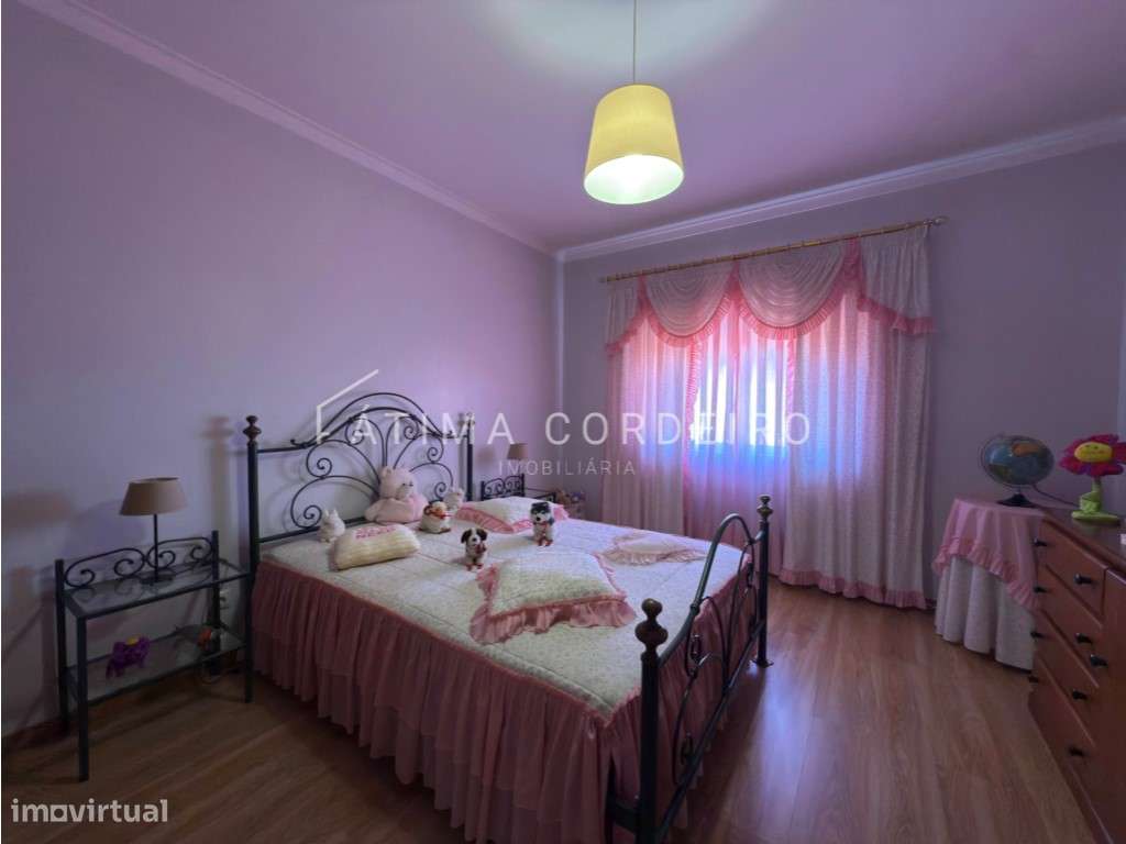 Moradia Isolada T5 em Lote de 375m² Excelente Estado - Sobreda-19