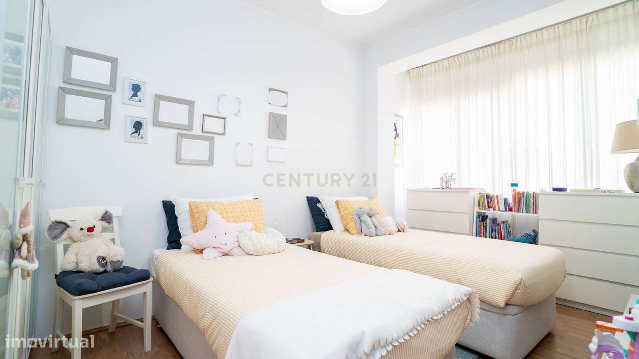 Apartamento T2 + 1* - Remodelado, em Queluz-20