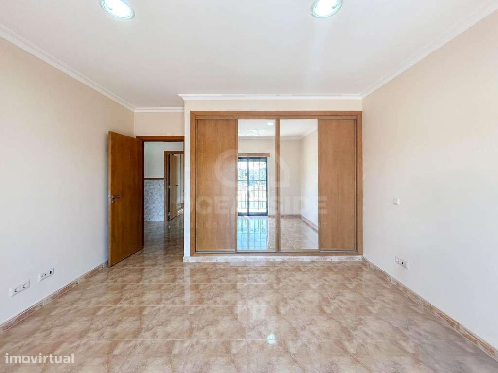 Moradia T4 independente em Castelo Branco-44