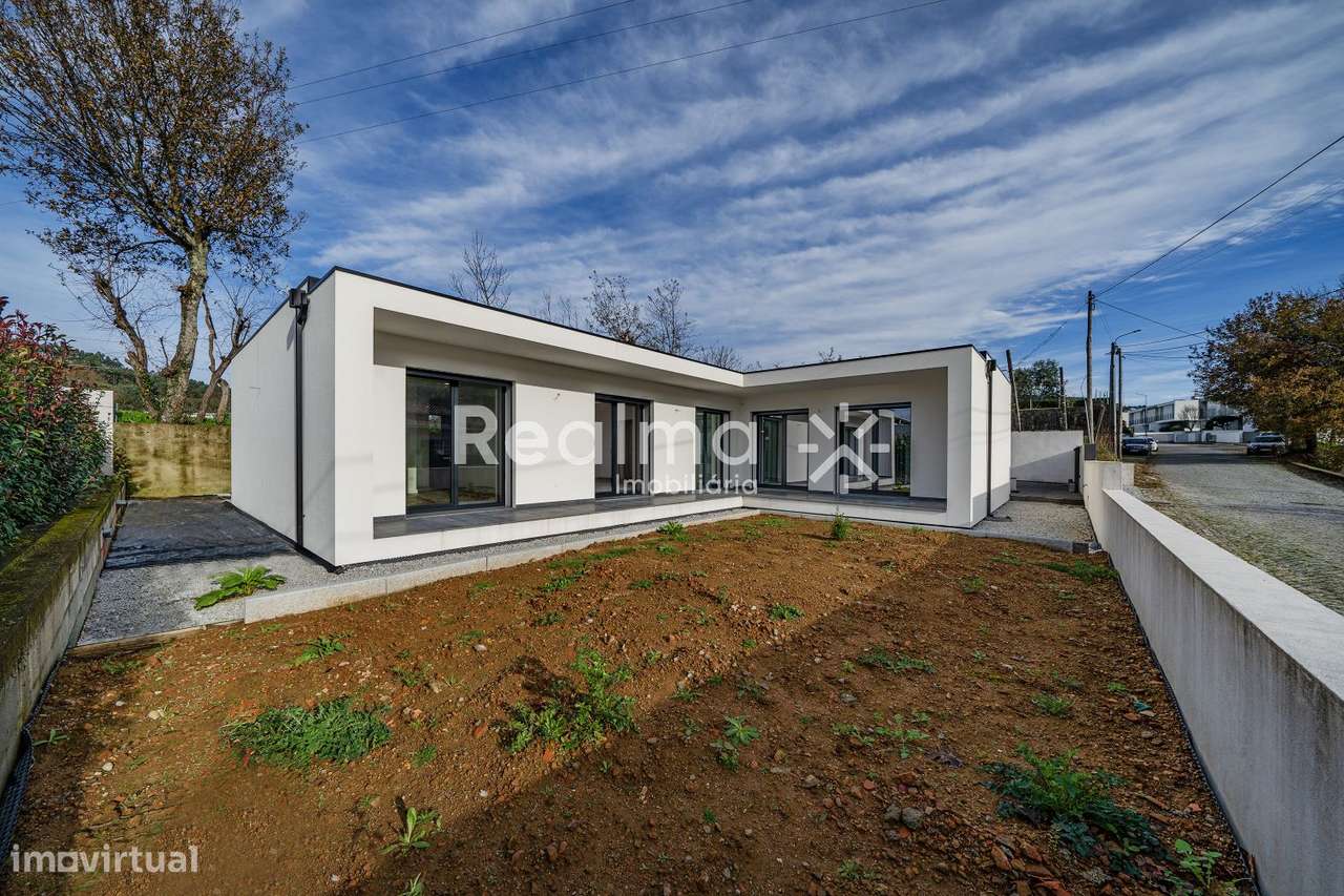 Moradia Térrea T3+Escritório em Este S.Mamede-Braga-55