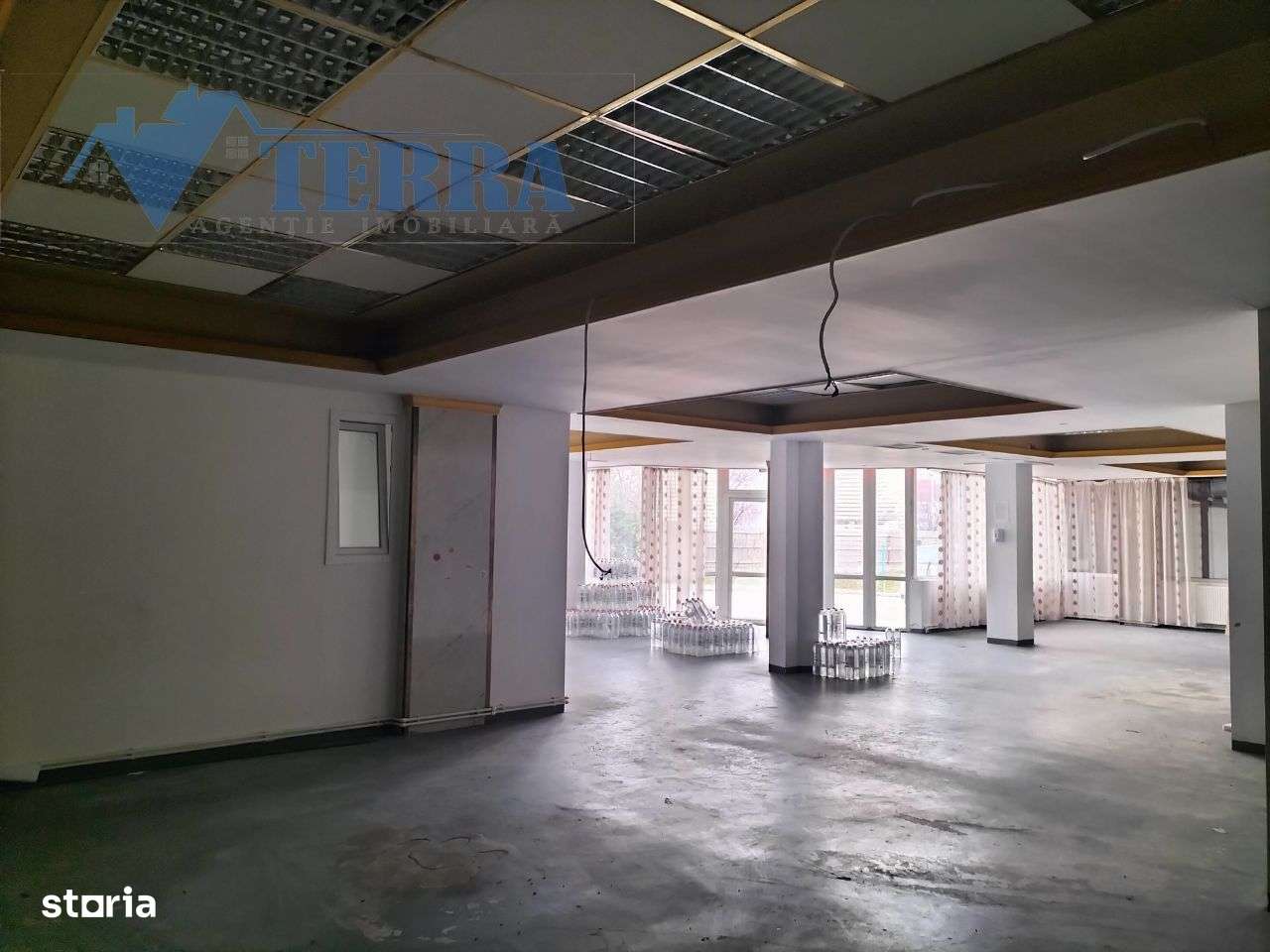 Vând / închiriez spaţiu de birouri sau comercial, Mioveni - bdl. Dacia-9