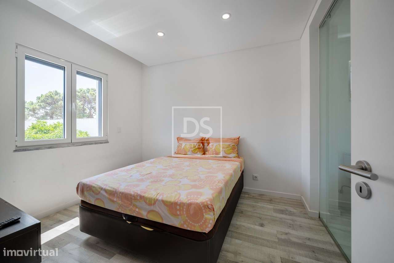 Andar de Moradia Bi-Familiar  T2+1 no Seixal – Conforto, Modernidade e-12