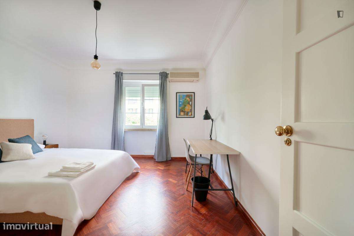 Quarto - localizado em São Sebastião Lisbon - Grande imagem: 4/6