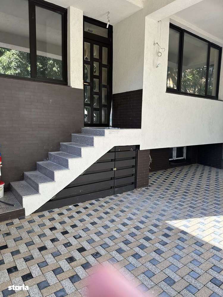 Apartament 3 Camere de 140 mp2 + curte proprie Metrou Crangasi Propriet