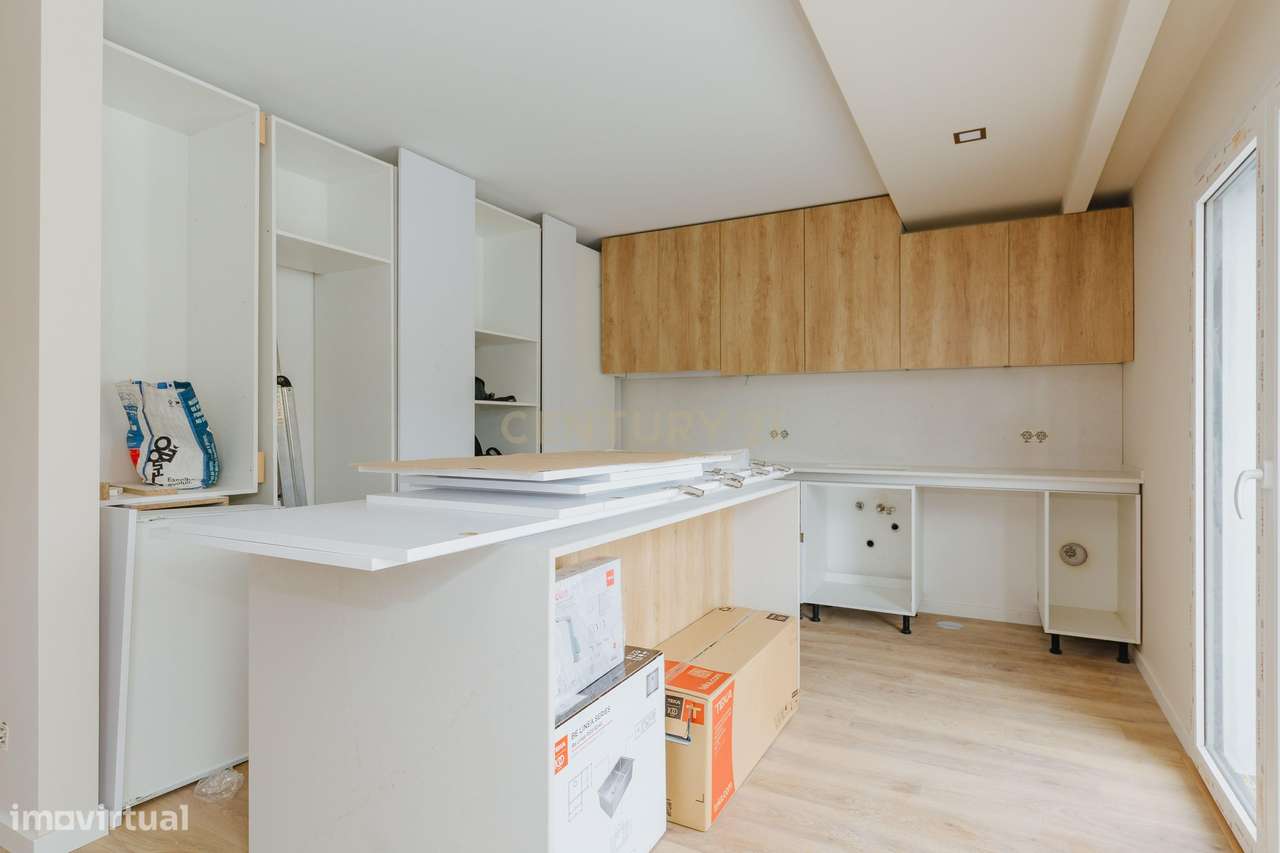 Apartamento T2 Novo com Vista Panorâmica em Loures-50